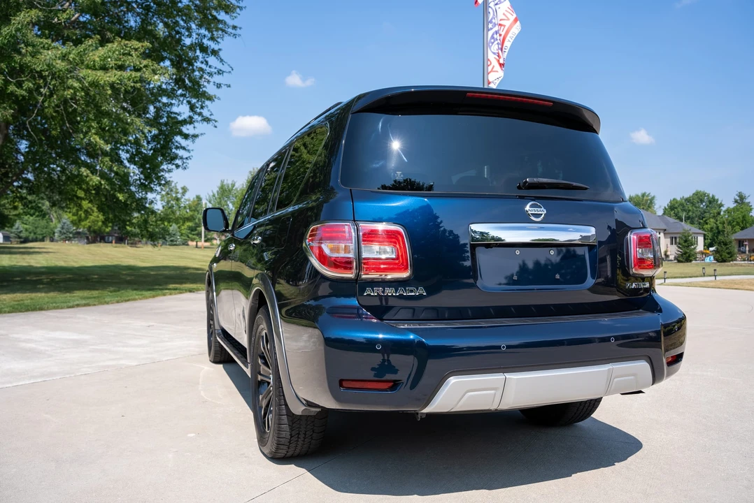 2017 Nissan Armada - Image 13 of 31