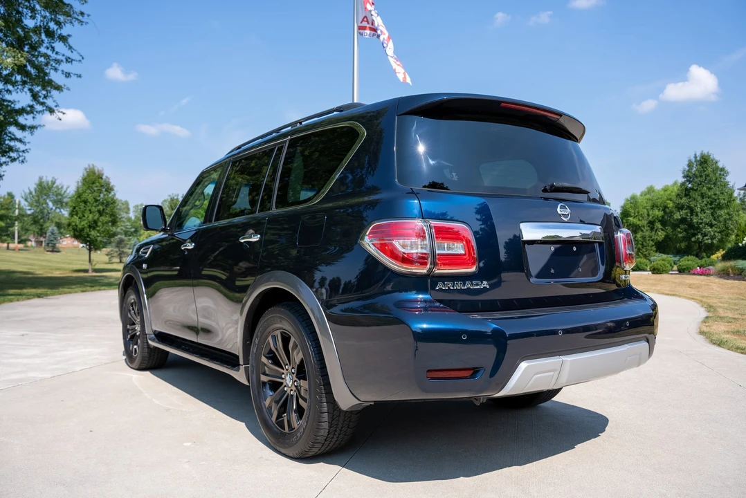 2017 Nissan Armada - Image 12 of 31