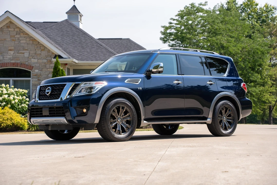 2017 Nissan Armada - Image 8 of 31