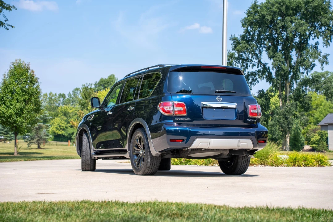2017 Nissan Armada - Image 11 of 31
