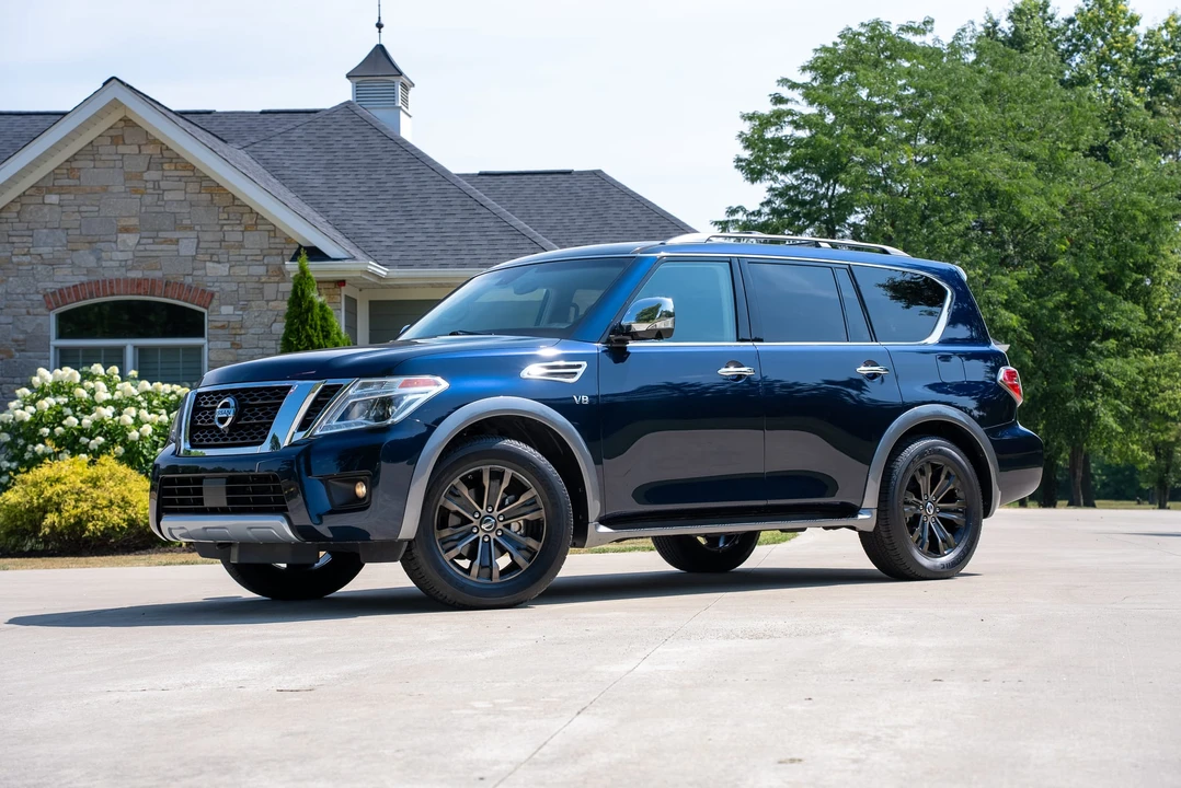 2017 Nissan Armada - Image 9 of 31