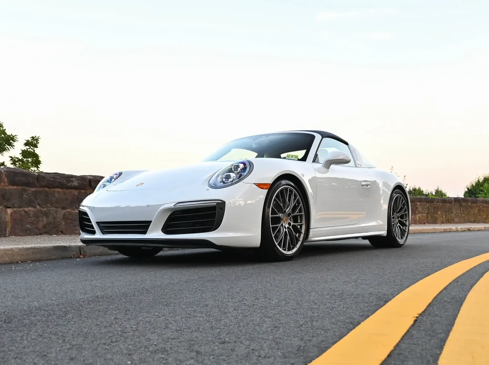 2017 Porsche 991 Targa 4 & 4S - Image 5 of 6