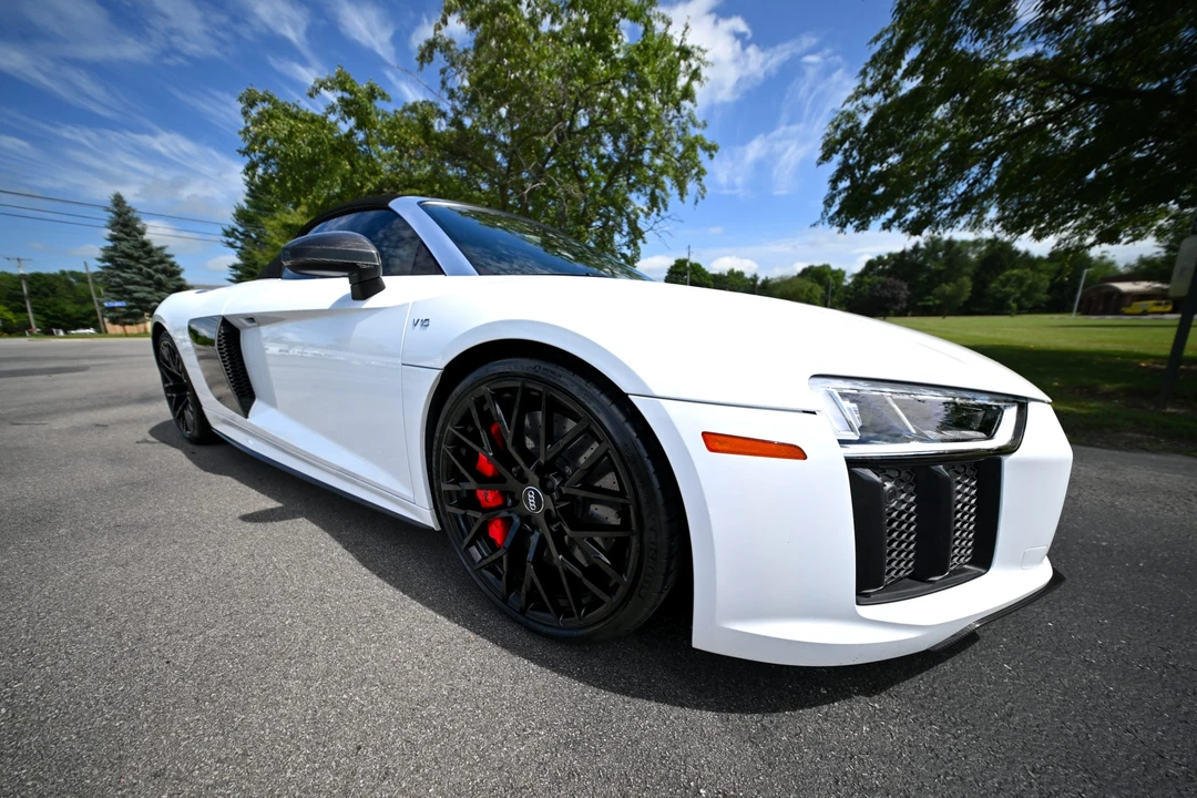 2018 Audi 4S R8 - Image 10 of 31