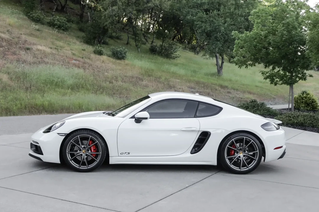 2018 Porsche 718 Cayman GTS - Image 3 of 6