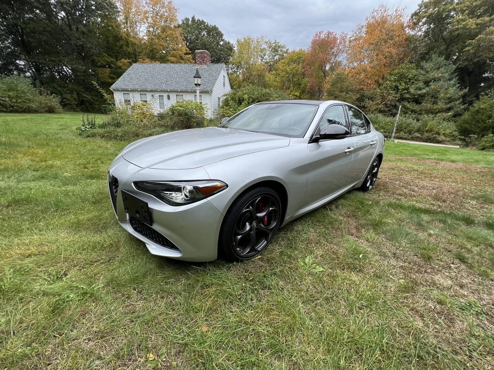 2019 Alfa Romeo Giulia - Image 4 of 31