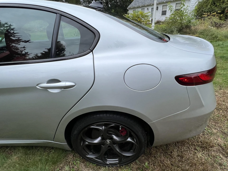 2019 Alfa Romeo Giulia - Image 30 of 31