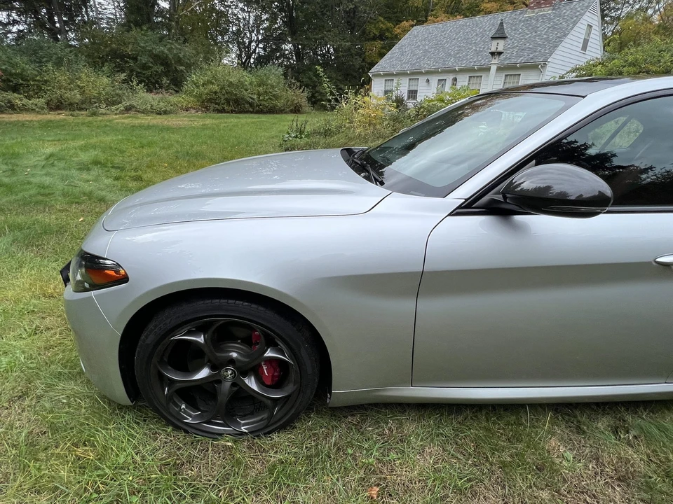 2019 Alfa Romeo Giulia - Image 28 of 31