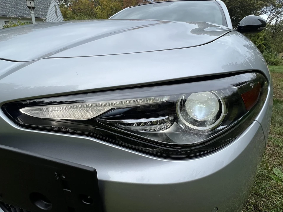 2019 Alfa Romeo Giulia - Image 27 of 31