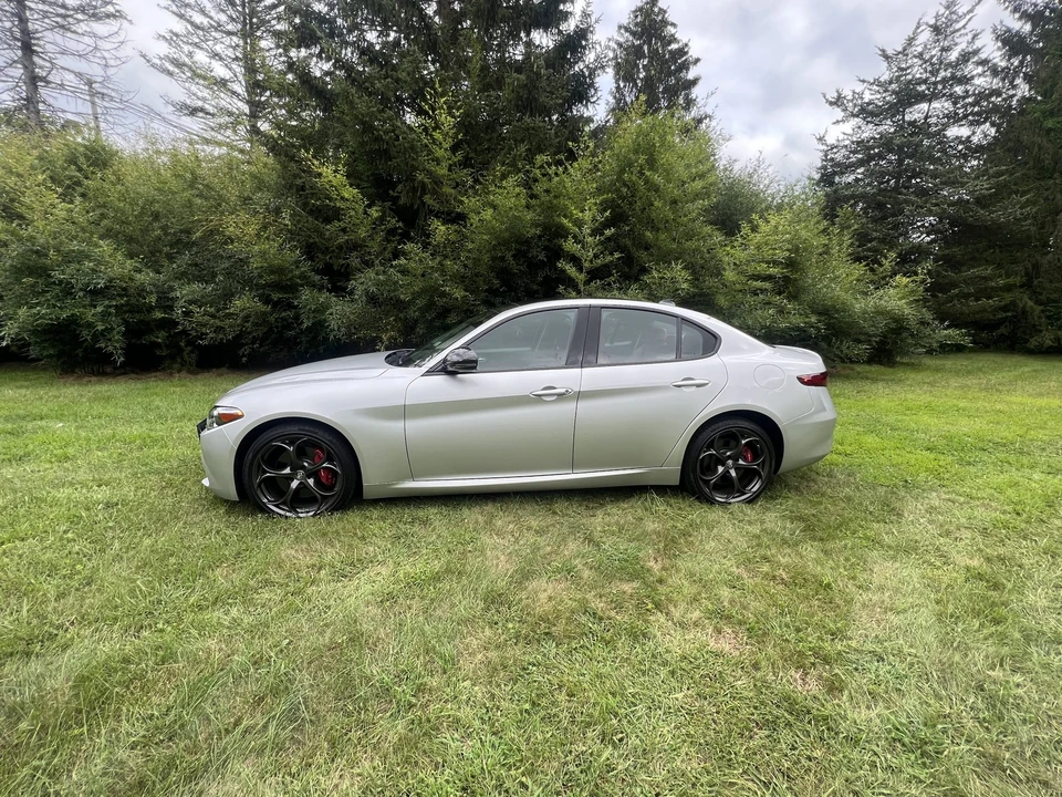 2019 Alfa Romeo Giulia - Image 8 of 31