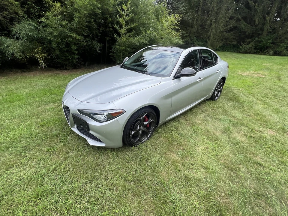 2019 Alfa Romeo Giulia - Image 5 of 31