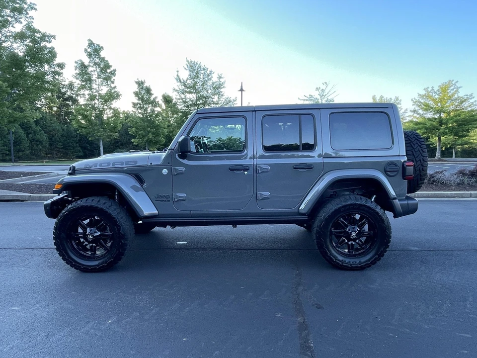 2019 Jeep JL Wrangler - Image 20 of 31