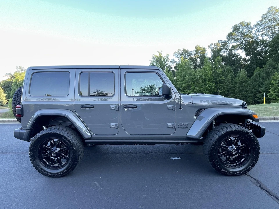 2019 Jeep JL Wrangler - Image 10 of 31
