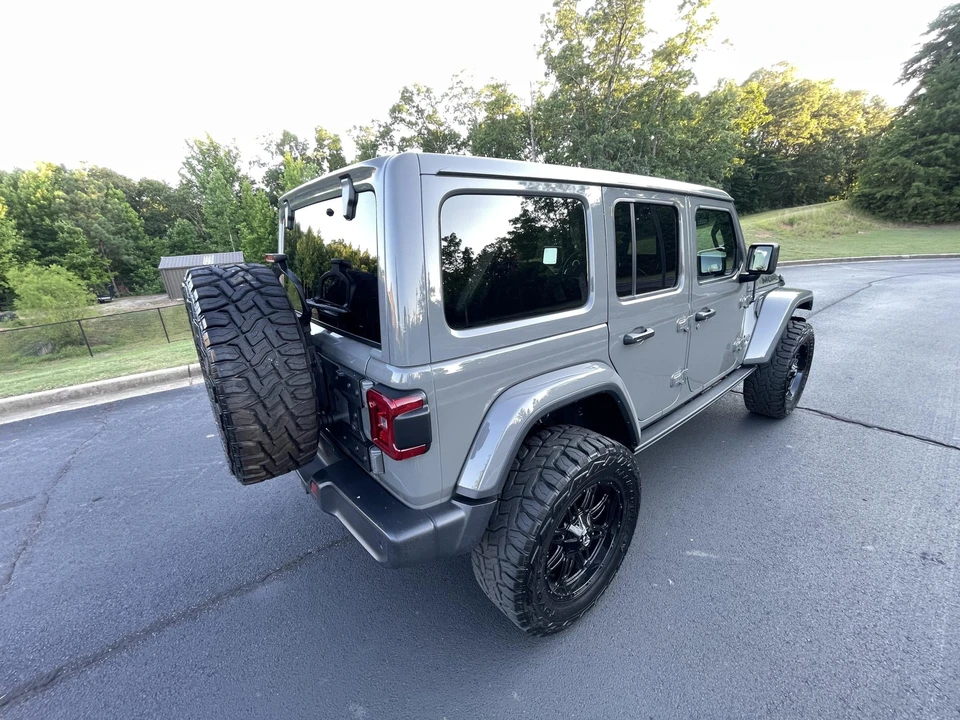 2019 Jeep JL Wrangler - Image 11 of 31