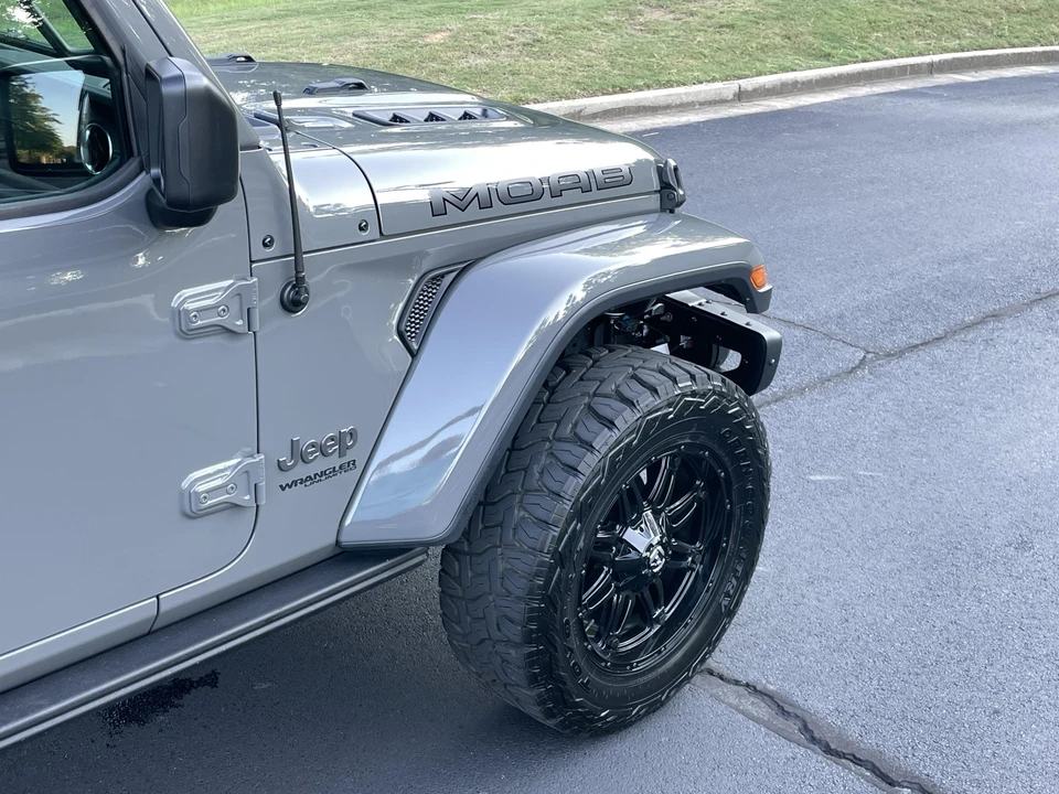 2019 Jeep JL Wrangler - Image 30 of 31