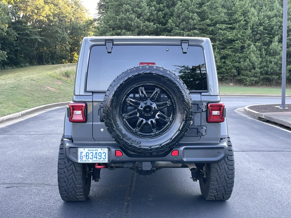 2019 Jeep JL Wrangler - Image 14 of 31