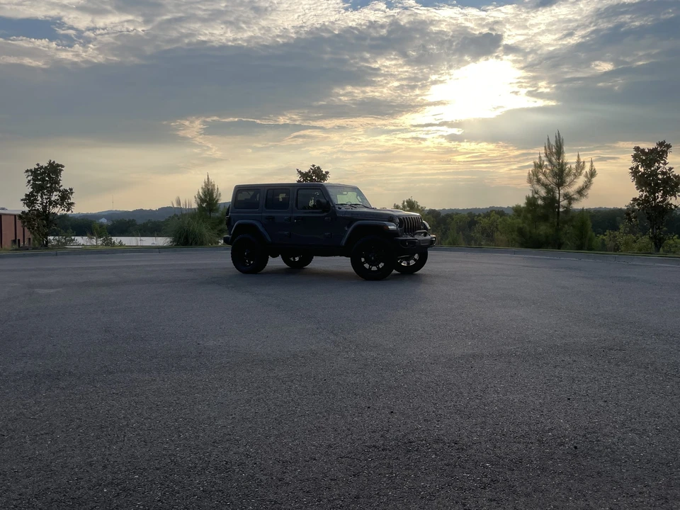 2019 Jeep JL Wrangler - Image 5 of 31