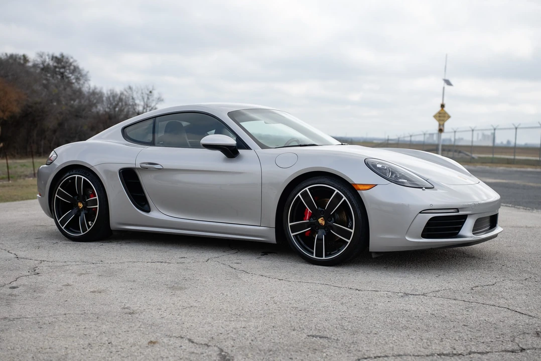 2019 Porsche 718 Cayman S - Image 17 of 31
