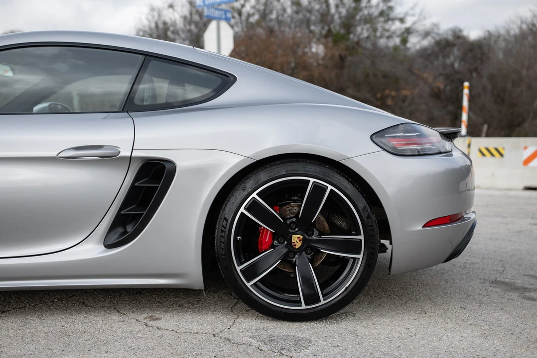 2019 Porsche 718 Cayman S - Image 27 of 31