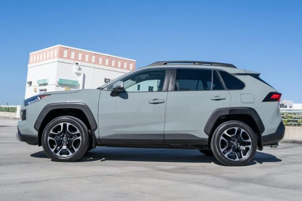 2019 Toyota RAV4 5th Gen - Image 3 of 7