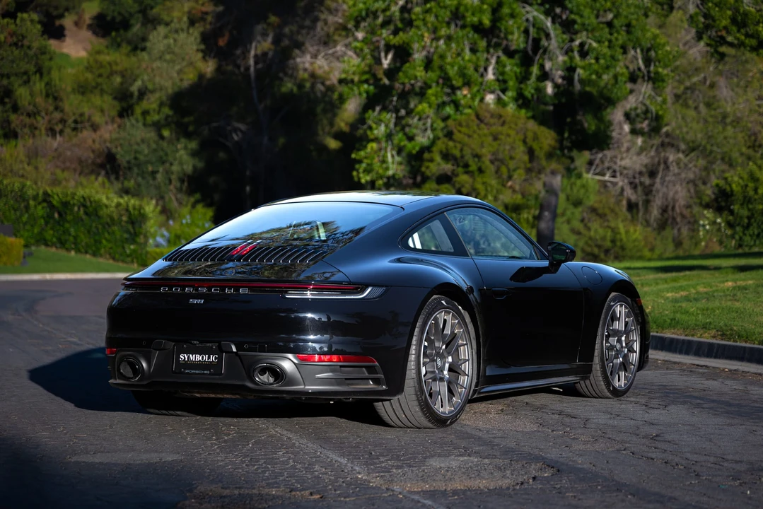 2020 Porsche 992 Carrera 4S - Image 9 of 31