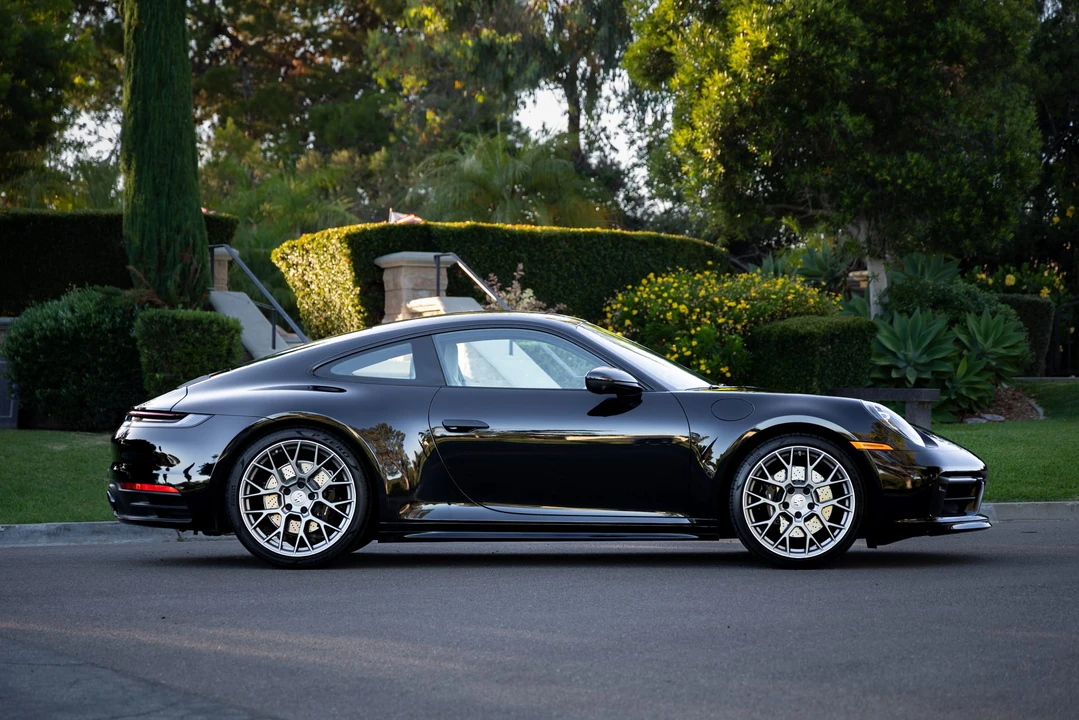 2020 Porsche 992 Carrera 4S - Image 27 of 31