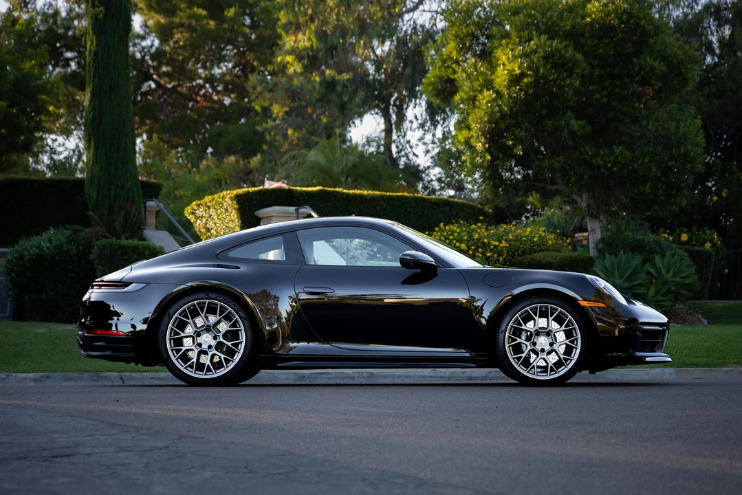 2020 Porsche 992 Carrera 4S - Image 28 of 31