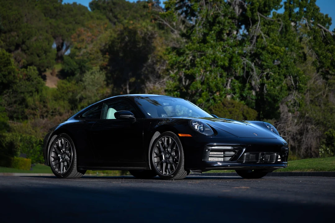 2020 Porsche 992 Carrera 4S - Image 7 of 31