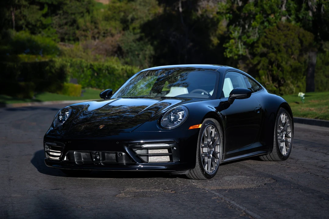 2020 Porsche 992 Carrera 4S - Image 4 of 31