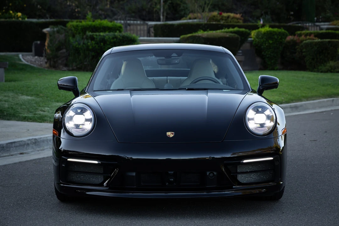 2020 Porsche 992 Carrera 4S - Image 15 of 31
