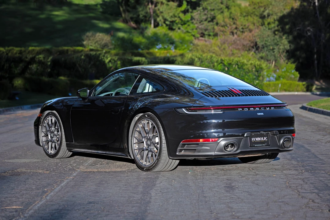 2020 Porsche 992 Carrera 4S - Image 11 of 31