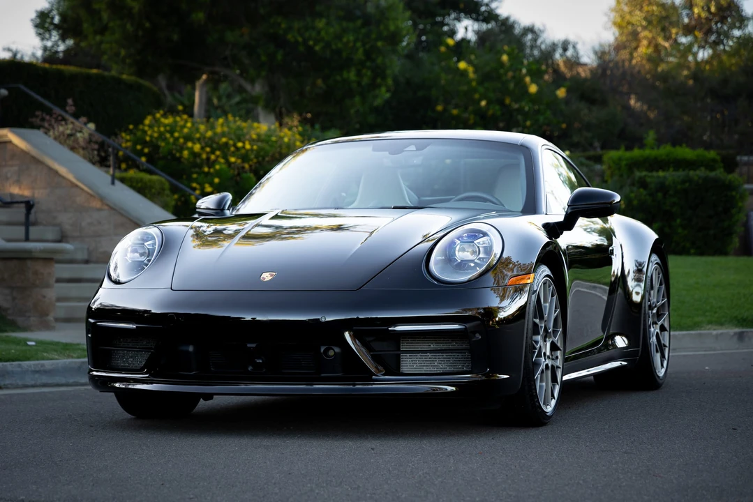 2020 Porsche 992 Carrera 4S - Image 13 of 31