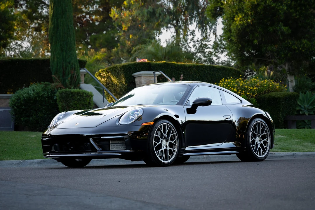2020 Porsche 992 Carrera 4S - Image 12 of 31