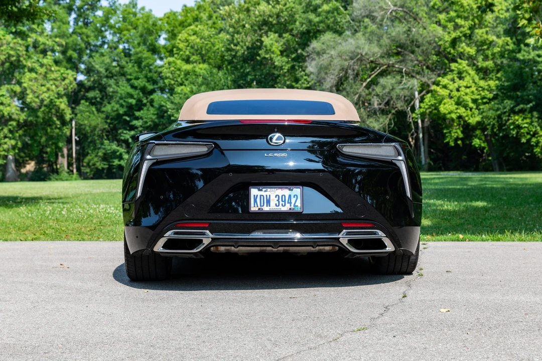 2021 Lexus LC - Image 13 of 31