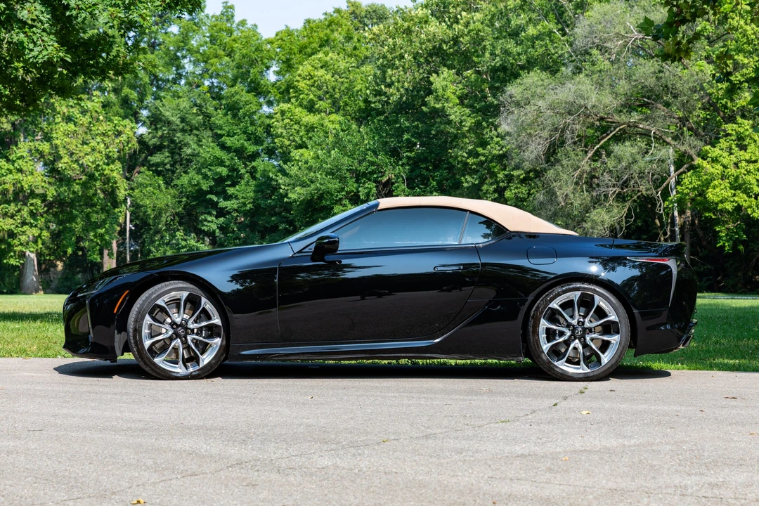 2021 Lexus LC - Image 11 of 31