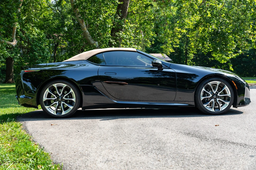 2021 Lexus LC - Image 16 of 31