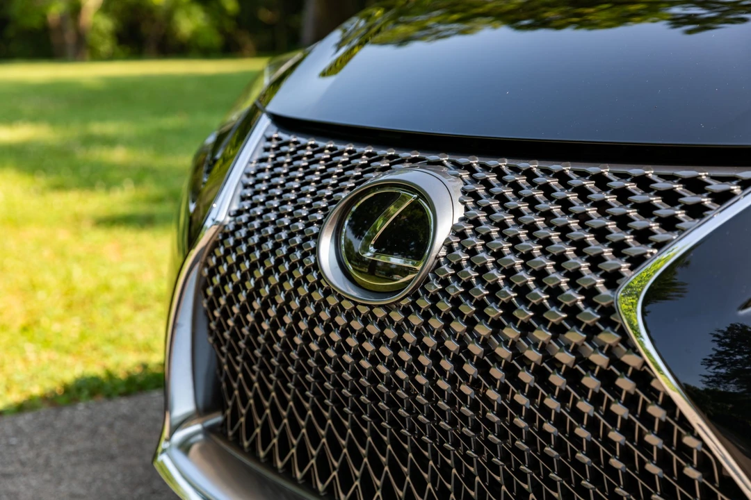2021 Lexus LC - Image 24 of 31