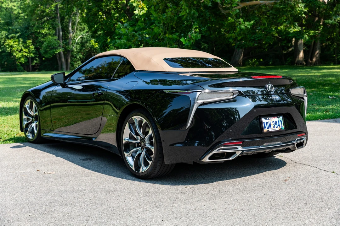 2021 Lexus LC - Image 12 of 31