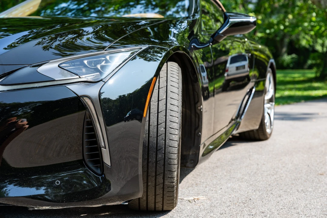 2021 Lexus LC - Image 25 of 31