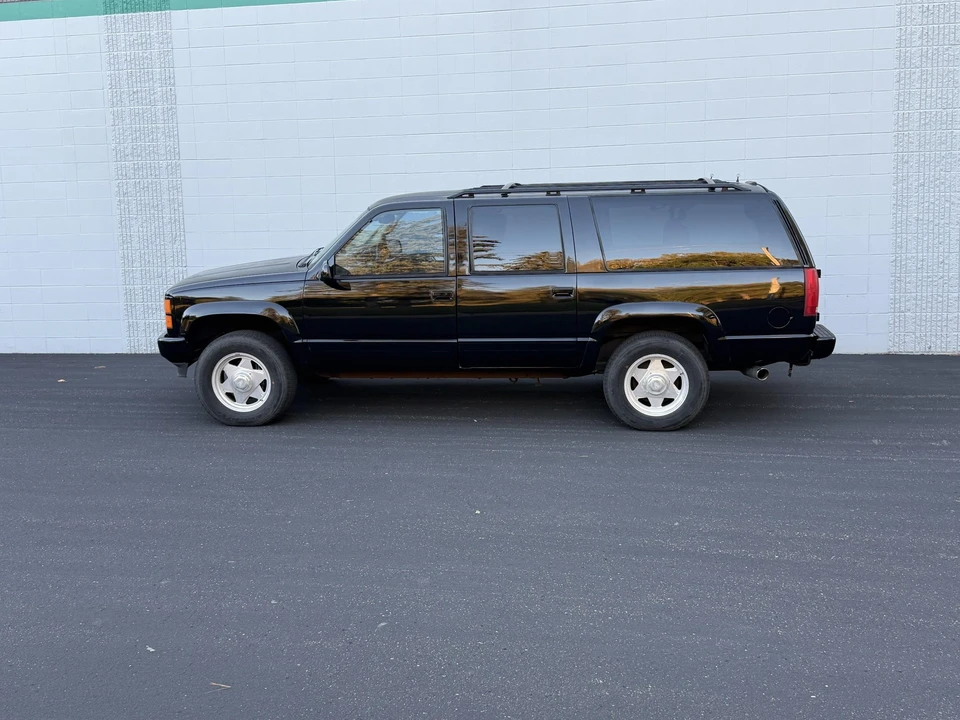 1999 GMC Suburban 8th Gen - Image 6 of 31