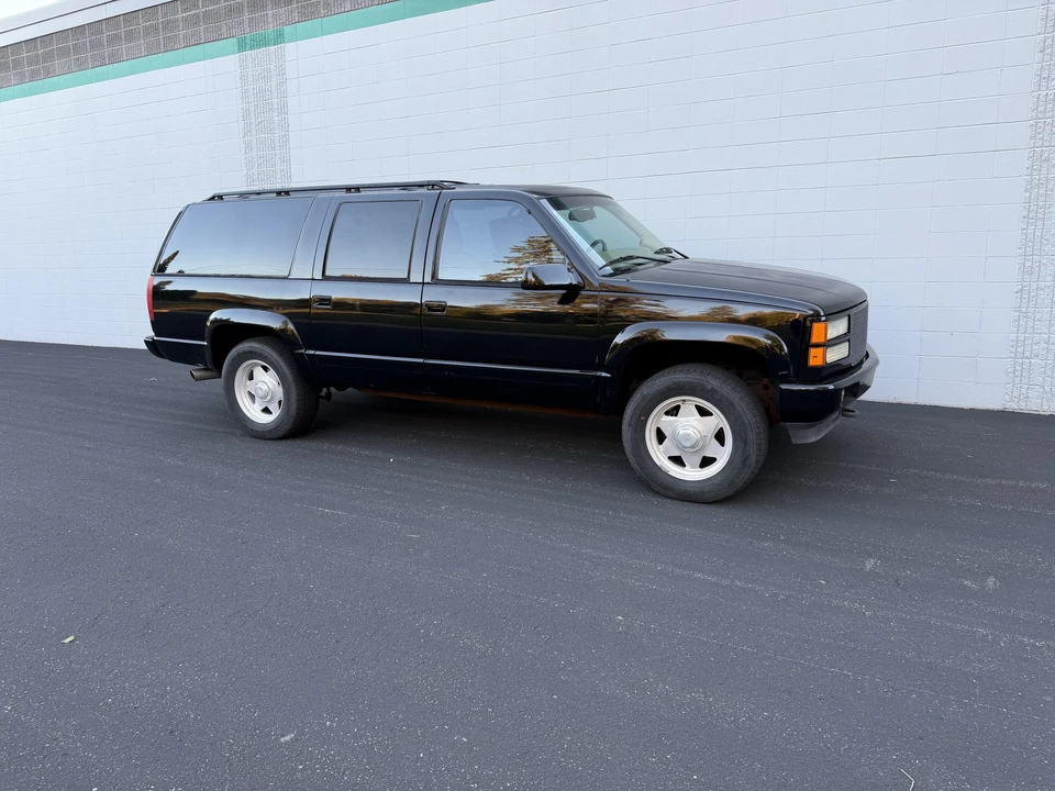 1999 GMC Suburban 8th Gen - Image 18 of 31