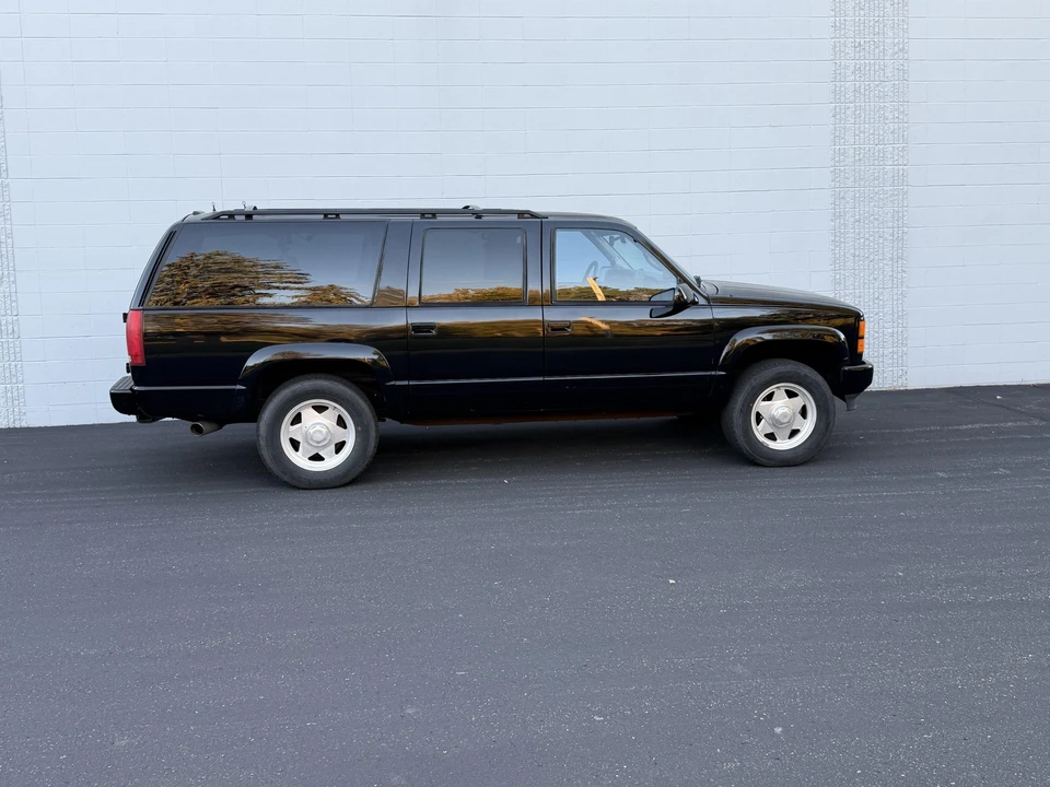 1999 GMC Suburban 8th Gen - Image 19 of 31
