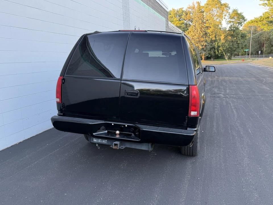 1999 GMC Suburban 8th Gen - Image 14 of 31