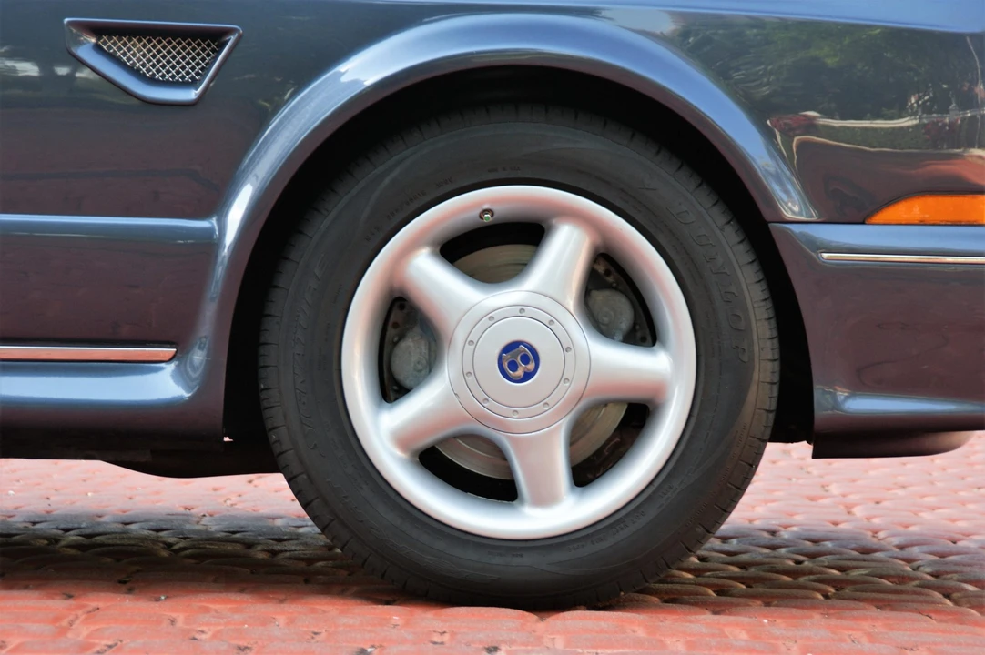 2002 Bentley Azure 1st Gen - Image 16 of 31