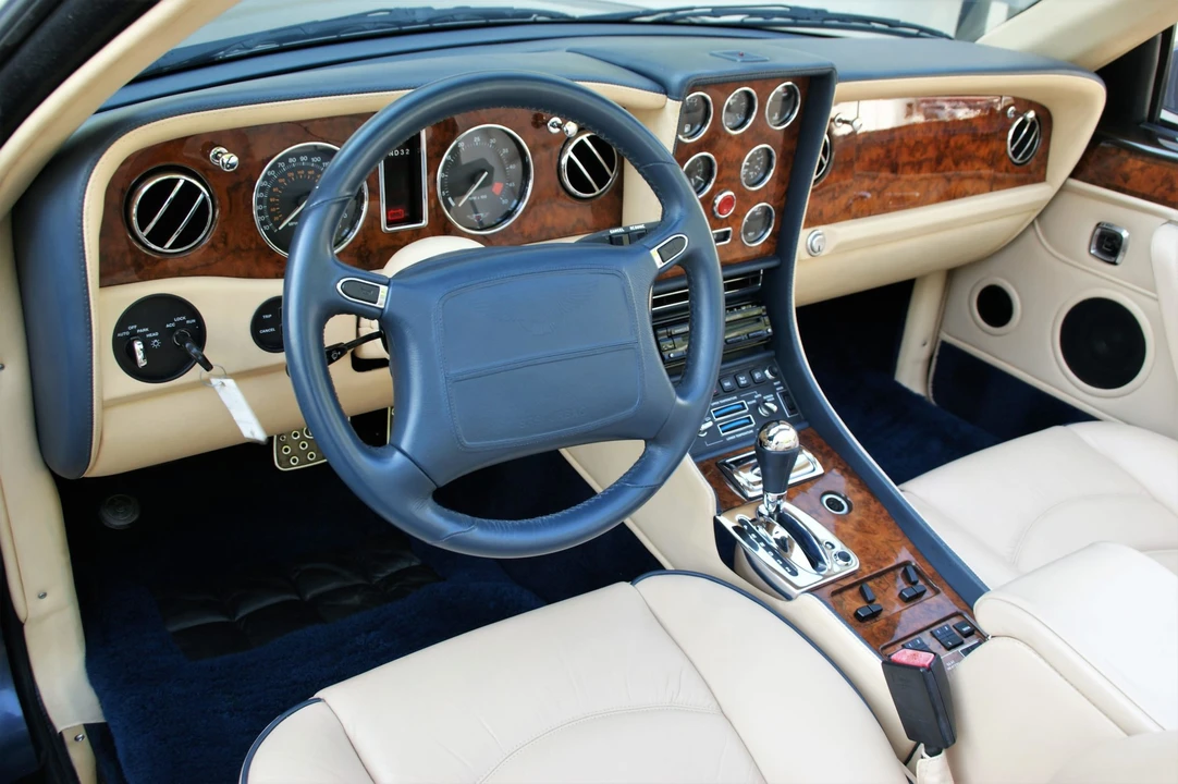 2002 Bentley Azure 1st Gen - Image 28 of 31