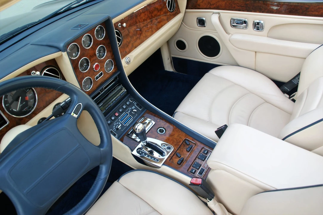 2002 Bentley Azure 1st Gen - Image 30 of 31