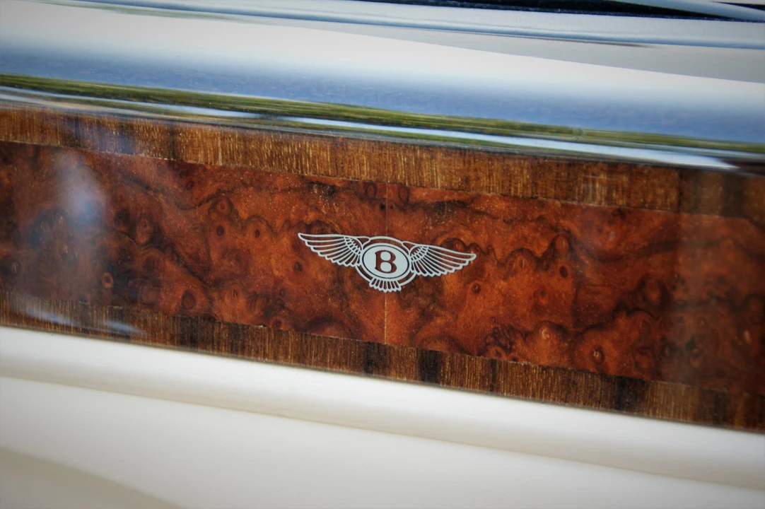 2002 Bentley Azure 1st Gen - Image 25 of 31