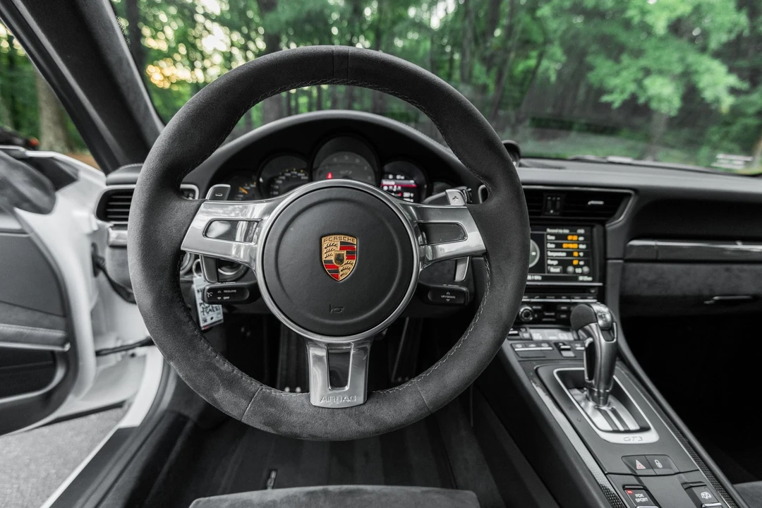 2014 Porsche 991 GT3 - Image 25 of 31