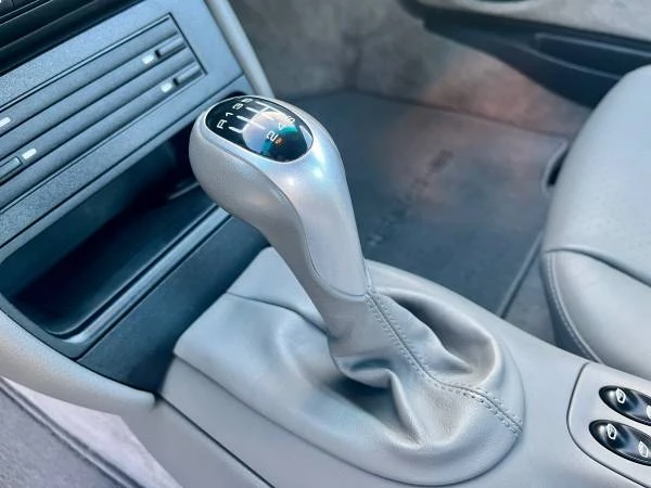 2003 Porsche 996 Carrera - Image 19 of 21