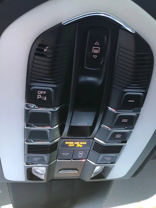 2016 Porsche 958 Cayenne GTS - Image 19 of 21