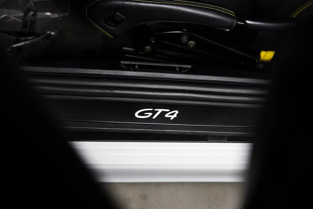 2016 Porsche 981 Cayman GT4 - Image 16 of 19